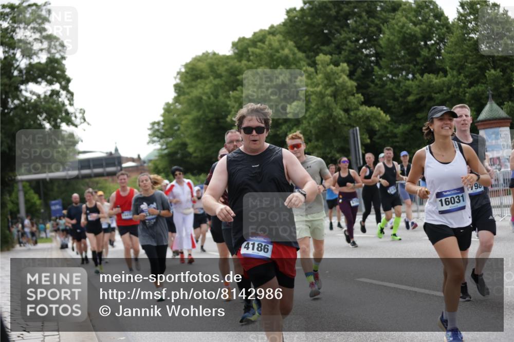 29.06.2025 - hella hamburg halbmarathon Jannik Wohlers http://msf.ph/oto/8142986 29.06.2025 10:44:52 Lombardsbrücke 1685, 1798, 3160, 3164, 3357, 3377, 3879, 3993, 4099, 4102, 4186, 4306, 4337, 4504, 4820, 4851, 5099, 5108, 5190, 5339, 5636, 5949, 6150, 6509, 6763, 6788, 6911, 6980, 7530, 7699, 7912, 8594, 8605, 8762, 10225, 11119, 11314, 11393, 11473, 11474, 11725, 12332, 12334, 12415, 12793, 12856, 12878, 12905, 13555, 14002, 14185, 14232, 14379, 14410, 14513, 14742, 14758, 14777, 15011, 15450, 15458, 15517, 15557, 15692, 15750, 15751, 15998 meine-sportfotos.de