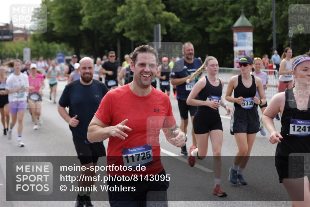 29.06.2025 - hella hamburg halbmarathon Jannik Wohlers http://msf.ph/oto/8143095 29.06.2025 10:45:01 Lombardsbrücke 1713, 1798, 2216, 2217, 2657, 2664, 2973, 3160, 3164, 3357, 3377, 3879, 3993, 4099, 4102, 4224, 4306, 4504, 4820, 4851, 5099, 5108, 5339, 5636, 5949, 6150, 6763, 6788, 6911, 6922, 6980, 7283, 7530, 7541, 7859, 8605, 9620, 10030, 10182, 10225, 10812, 11119, 11314, 11393, 11473, 11474, 11660, 11725, 11726, 12415, 12575, 12793, 12856, 12878, 12905, 13555, 13791, 13862, 14002, 14185, 14232, 14379, 14410, 14513, 14742, 15011, 15450, 15517, 15557, 15692, 18264 meine-sportfotos.de