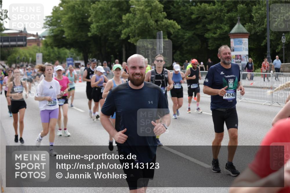 29.06.2025 - hella hamburg halbmarathon Jannik Wohlers http://msf.ph/oto/8143123 29.06.2025 10:45:02 Lombardsbrücke 1713, 1798, 2008, 2216, 2217, 2657, 2664, 2973, 3160, 3164, 3357, 3377, 3879, 3993, 4099, 4102, 4224, 4306, 4504, 4820, 4851, 5099, 5108, 5339, 5636, 5949, 6150, 6763, 6788, 6911, 6922, 6980, 7283, 7530, 7541, 7859, 8605, 8745, 9620, 10030, 10182, 10225, 10812, 11119, 11314, 11473, 11474, 11660, 11725, 11726, 12415, 12575, 12793, 12856, 12878, 12905, 13555, 13791, 13862, 14002, 14185, 14232, 14379, 14410, 14513, 14742, 15011, 15450, 15517, 15557, 15692, 18264 meine-sportfotos.de