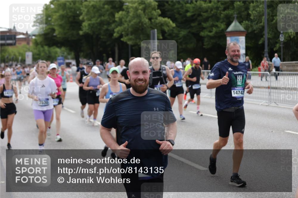 29.06.2025 - hella hamburg halbmarathon Jannik Wohlers http://msf.ph/oto/8143135 29.06.2025 10:45:02 Lombardsbrücke 1713, 1798, 2008, 2216, 2217, 2657, 2664, 2973, 3160, 3164, 3357, 3377, 3879, 3993, 4099, 4102, 4224, 4306, 4504, 4820, 4851, 5099, 5108, 5339, 5636, 5949, 6150, 6763, 6788, 6911, 6922, 6980, 7283, 7530, 7541, 7859, 8605, 8745, 9620, 10030, 10182, 10225, 10812, 11119, 11314, 11473, 11474, 11660, 11725, 11726, 12415, 12575, 12793, 12856, 12878, 12905, 13555, 13791, 13862, 14002, 14185, 14232, 14379, 14410, 14513, 14742, 15011, 15450, 15517, 15557, 15692, 18264 meine-sportfotos.de