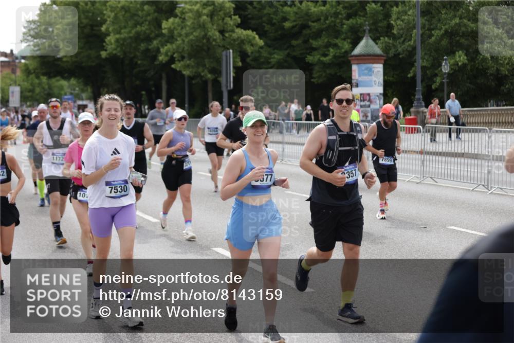 29.06.2025 - hella hamburg halbmarathon Jannik Wohlers http://msf.ph/oto/8143159 29.06.2025 10:45:03 Lombardsbrücke 1060, 1713, 1798, 2008, 2216, 2217, 2657, 2664, 2973, 3357, 3377, 3879, 3993, 4099, 4102, 4224, 4306, 4504, 4820, 5099, 5108, 5339, 5636, 5949, 6150, 6763, 6788, 6911, 6922, 6980, 7283, 7530, 7541, 7859, 8605, 8745, 9620, 10030, 10182, 10225, 10812, 11119, 11314, 11473, 11474, 11640, 11660, 11725, 11726, 12415, 12575, 12856, 12878, 12905, 13555, 13791, 13862, 14002, 14185, 14232, 14379, 14410, 14742, 15011, 15450, 15517, 15557, 15692, 16415, 18264 meine-sportfotos.de