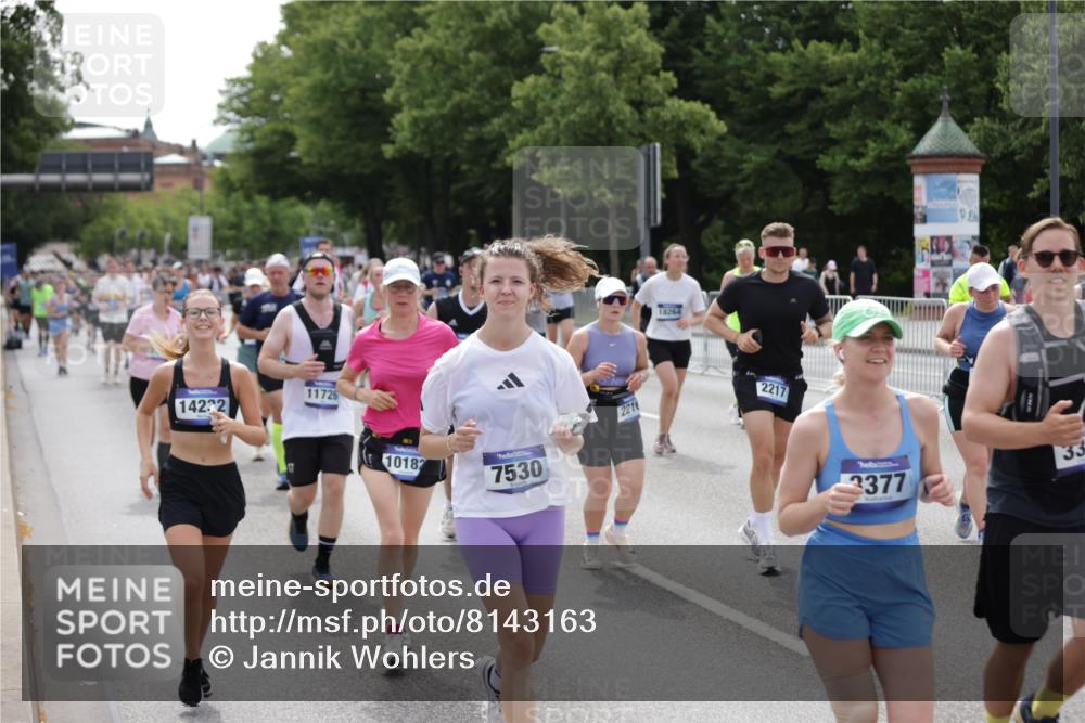 29.06.2025 - hella hamburg halbmarathon Jannik Wohlers http://msf.ph/oto/8143163 29.06.2025 10:45:04 Lombardsbrücke 1060, 1085, 1713, 1798, 2008, 2216, 2217, 2657, 2664, 2973, 3357, 3377, 3879, 3993, 4099, 4102, 4224, 4306, 4504, 4820, 5099, 5108, 5339, 5636, 5949, 6150, 6763, 6788, 6911, 6922, 6980, 7283, 7530, 7541, 7859, 8605, 8745, 9620, 10030, 10182, 10225, 10812, 11119, 11314, 11473, 11474, 11640, 11660, 11725, 11726, 12415, 12575, 12856, 12878, 13555, 13791, 13862, 14002, 14185, 14232, 14379, 14410, 14742, 15011, 15450, 15517, 15557, 15692, 16415, 18264 meine-sportfotos.de