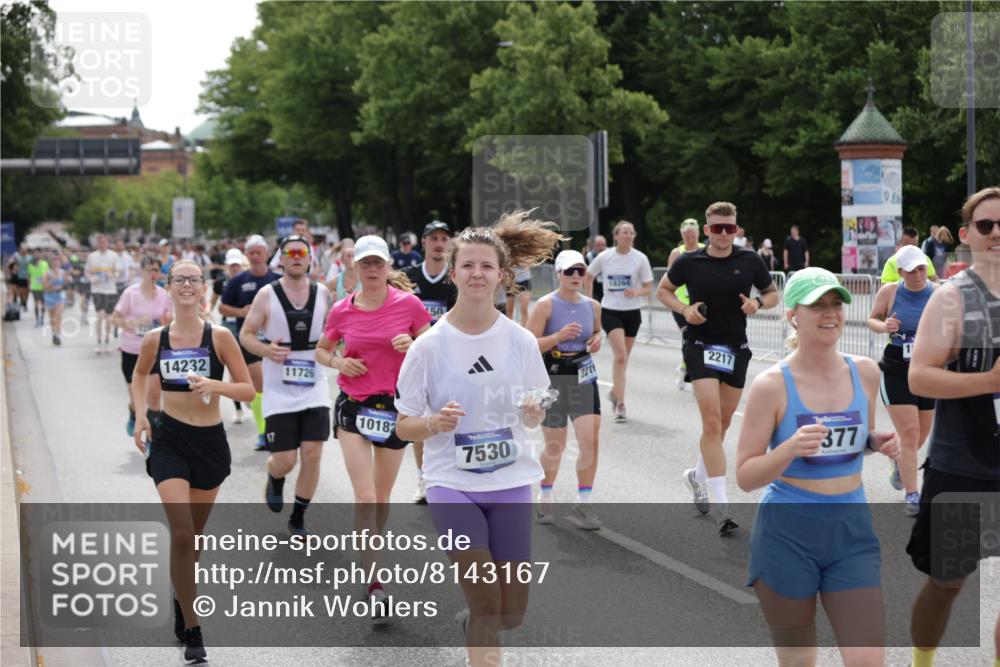 29.06.2025 - hella hamburg halbmarathon Jannik Wohlers http://msf.ph/oto/8143167 29.06.2025 10:45:04 Lombardsbrücke 1060, 1085, 1713, 1798, 2008, 2216, 2217, 2657, 2664, 2973, 3357, 3377, 3879, 3993, 4099, 4102, 4224, 4306, 4504, 4820, 5099, 5108, 5339, 5636, 5949, 6150, 6763, 6788, 6911, 6922, 6980, 7283, 7530, 7541, 7859, 8605, 8745, 9620, 10030, 10182, 10225, 10812, 11119, 11314, 11473, 11474, 11640, 11660, 11725, 11726, 12415, 12575, 12856, 12878, 13555, 13791, 13862, 14002, 14185, 14232, 14379, 14410, 14742, 15011, 15450, 15517, 15557, 15692, 16415, 18264 meine-sportfotos.de