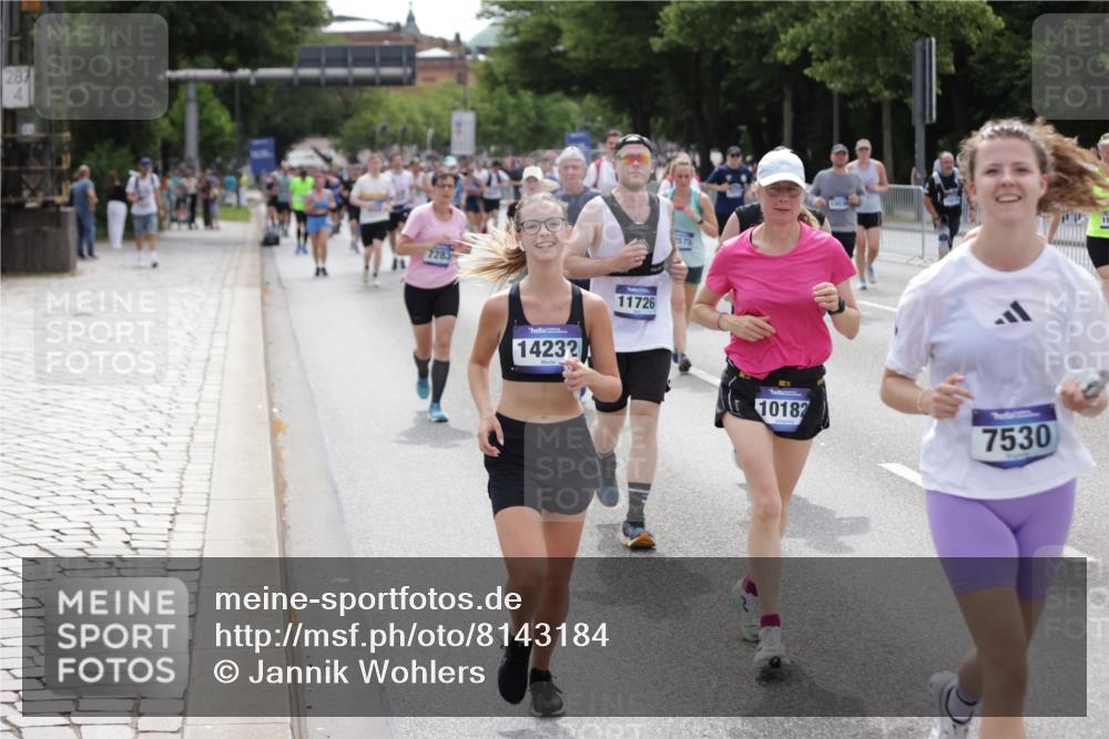 29.06.2025 - hella hamburg halbmarathon Jannik Wohlers http://msf.ph/oto/8143184 29.06.2025 10:45:05 Lombardsbrücke 1060, 1085, 1713, 2008, 2216, 2217, 2657, 2664, 2973, 3357, 3377, 3879, 4099, 4102, 4224, 4306, 4504, 4820, 5099, 5108, 5339, 5636, 5949, 6150, 6763, 6788, 6911, 6922, 7283, 7530, 7541, 7859, 8605, 8745, 9620, 10030, 10182, 10225, 10812, 11119, 11473, 11474, 11640, 11660, 11725, 11726, 12415, 12575, 12856, 12878, 13791, 13862, 14185, 14232, 14379, 14410, 14742, 15011, 15450, 15517, 15557, 15692, 16415, 18264, 19039 meine-sportfotos.de