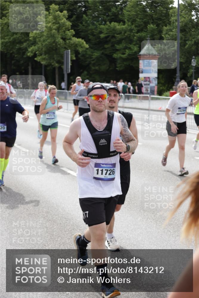 29.06.2025 - hella hamburg halbmarathon Jannik Wohlers http://msf.ph/oto/8143212 29.06.2025 10:45:07 Lombardsbrücke 1033, 1060, 1085, 1713, 2008, 2216, 2217, 2550, 2657, 2664, 2973, 3357, 3377, 4099, 4102, 4224, 4306, 5339, 5949, 6150, 6763, 6911, 6922, 7283, 7530, 7541, 7859, 8745, 9620, 10030, 10182, 10225, 10812, 11119, 11473, 11474, 11640, 11660, 11725, 11726, 12415, 12575, 12856, 12878, 13791, 13862, 14185, 14232, 14379, 14410, 14742, 15011, 15450, 15517, 15557, 15692, 16415, 18003, 18264, 19039 meine-sportfotos.de