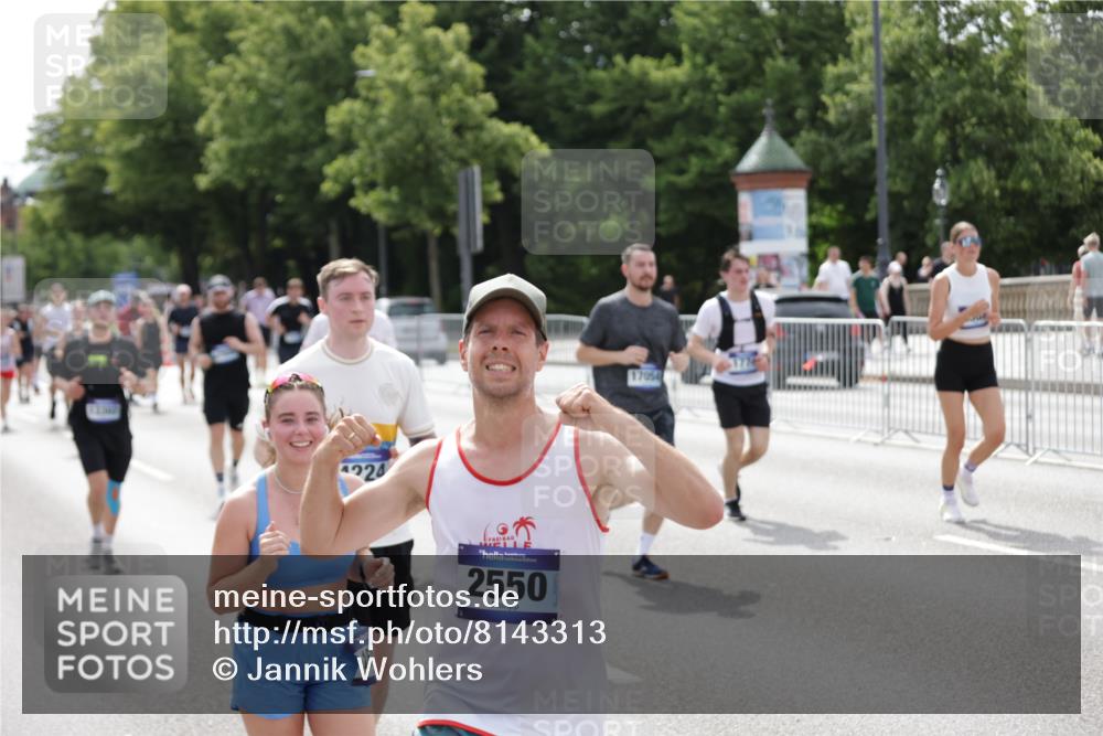 29.06.2025 - hella hamburg halbmarathon Jannik Wohlers http://msf.ph/oto/8143313 29.06.2025 10:45:17 Lombardsbrücke 1033, 1060, 1085, 1104, 1854, 1983, 2008, 2522, 2550, 2657, 2664, 2917, 2965, 2973, 4224, 4317, 4388, 5044, 5635, 6133, 6623, 7268, 7859, 8745, 10030, 10327, 10329, 10367, 11160, 11253, 11640, 11660, 12009, 12575, 13302, 13791, 14445, 16415, 17054, 17334, 17373, 17928, 18003, 18250, 18264, 19039 meine-sportfotos.de