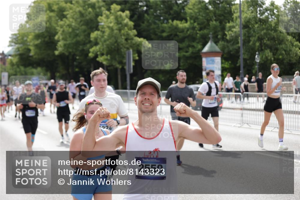 29.06.2025 - hella hamburg halbmarathon Jannik Wohlers http://msf.ph/oto/8143323 29.06.2025 10:45:17 Lombardsbrücke 1033, 1060, 1085, 1104, 1854, 1983, 2008, 2522, 2550, 2657, 2664, 2917, 2965, 2973, 4224, 4317, 4388, 5044, 5635, 6133, 6623, 7268, 7859, 8745, 10030, 10327, 10329, 10367, 11160, 11253, 11640, 11660, 12009, 12575, 13302, 13791, 14445, 16415, 17054, 17334, 17373, 17928, 18003, 18250, 18264, 19039 meine-sportfotos.de