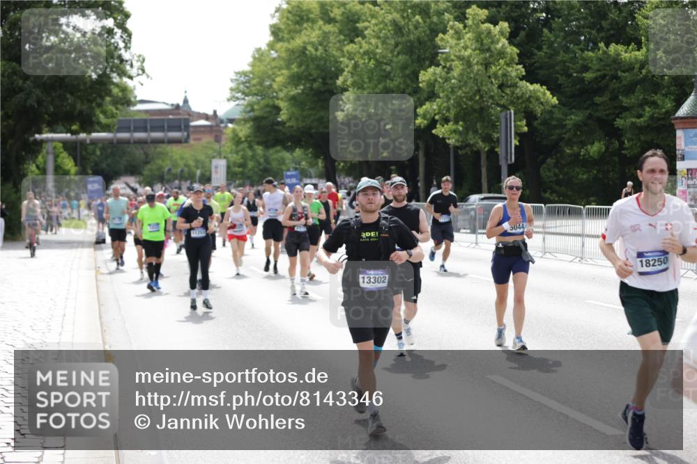 29.06.2025 - hella hamburg halbmarathon Jannik Wohlers http://msf.ph/oto/8143346 29.06.2025 10:45:18 Lombardsbrücke 1033, 1060, 1085, 1104, 1421, 1426, 1854, 1983, 2008, 2522, 2550, 2657, 2664, 2917, 2965, 2973, 4224, 4317, 4388, 5044, 5635, 6133, 6623, 7268, 7356, 8745, 10030, 10327, 10329, 10367, 10875, 11160, 11253, 11640, 11660, 12009, 13302, 13791, 14445, 16415, 17054, 17334, 17373, 17597, 17928, 18003, 18250, 18264, 19039 meine-sportfotos.de