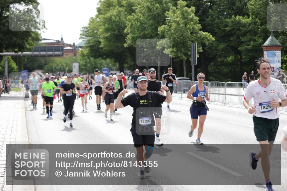 29.06.2025 - hella hamburg halbmarathon Jannik Wohlers http://msf.ph/oto/8143355 29.06.2025 10:45:18 Lombardsbrücke 1033, 1060, 1085, 1104, 1421, 1426, 1854, 1983, 2008, 2522, 2550, 2657, 2664, 2917, 2965, 2973, 4224, 4317, 4388, 5044, 5635, 6133, 6623, 7268, 7356, 8745, 10030, 10327, 10329, 10367, 10875, 11160, 11253, 11640, 11660, 12009, 13302, 13791, 14445, 16415, 17054, 17334, 17373, 17597, 17928, 18003, 18250, 18264, 19039 meine-sportfotos.de