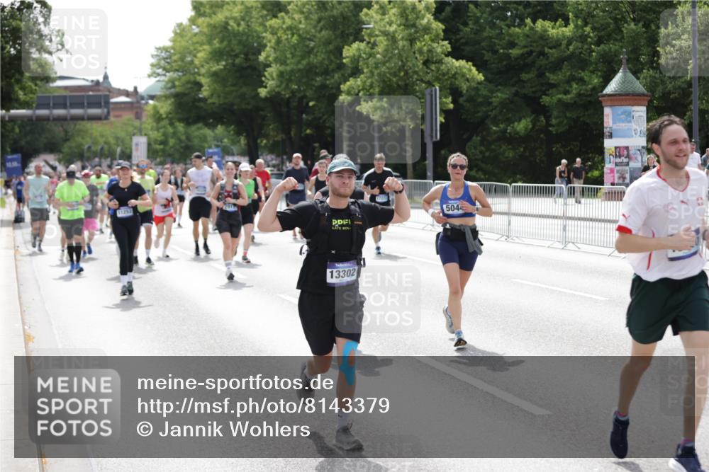 29.06.2025 - hella hamburg halbmarathon Jannik Wohlers http://msf.ph/oto/8143379 29.06.2025 10:45:19 Lombardsbrücke 1033, 1060, 1085, 1100, 1104, 1421, 1426, 1555, 1854, 1983, 2008, 2522, 2550, 2657, 2664, 2917, 2965, 2973, 4104, 4224, 4317, 4388, 5044, 5635, 6133, 6623, 7268, 7356, 8745, 10327, 10329, 10367, 10511, 10875, 11160, 11253, 11332, 11640, 11660, 12009, 13302, 13791, 14445, 16415, 17054, 17334, 17373, 17597, 17928, 18003, 18250, 18264, 19039 meine-sportfotos.de