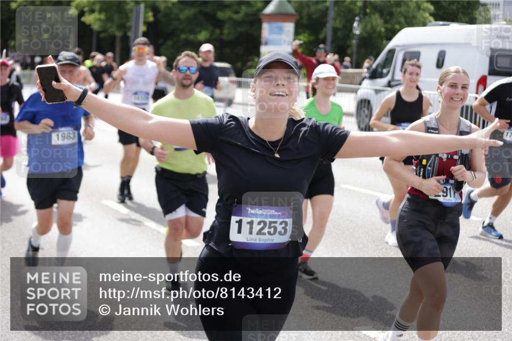 29.06.2025 - hella hamburg halbmarathon Jannik Wohlers http://msf.ph/oto/8143412 29.06.2025 10:45:25 Lombardsbrücke 1004, 1033, 1085, 1100, 1104, 1421, 1426, 1555, 1854, 1983, 2398, 2522, 2550, 2917, 2954, 2965, 4104, 4317, 4388, 4572, 5044, 5635, 6133, 6333, 6623, 7268, 7356, 7605, 9120, 9121, 10327, 10329, 10367, 10511, 10727, 10875, 11160, 11253, 11332, 12009, 13302, 14230, 14445, 14582, 16321, 17054, 17334, 17373, 17597, 17901, 17928, 18003, 18250, 19039 meine-sportfotos.de