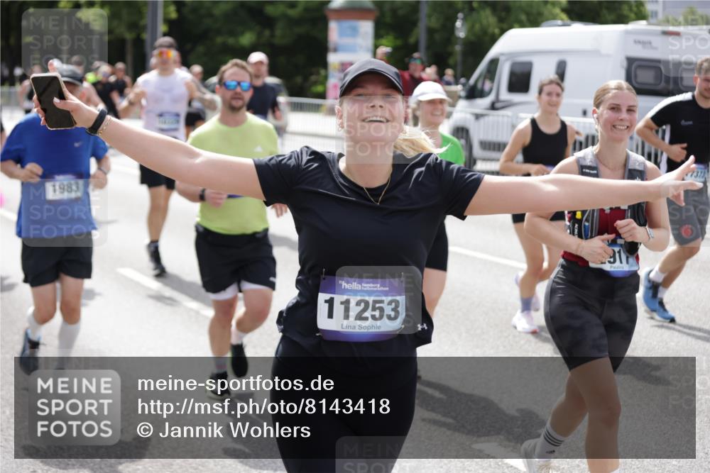29.06.2025 - hella hamburg halbmarathon Jannik Wohlers http://msf.ph/oto/8143418 29.06.2025 10:45:25 Lombardsbrücke 1004, 1033, 1085, 1100, 1104, 1421, 1426, 1555, 1854, 1983, 2398, 2522, 2550, 2917, 2954, 2965, 4104, 4317, 4388, 4572, 5044, 5635, 6133, 6333, 6623, 7268, 7356, 7605, 9120, 9121, 10327, 10329, 10367, 10511, 10727, 10875, 11160, 11253, 11332, 12009, 13302, 14230, 14445, 14582, 16321, 17054, 17334, 17373, 17597, 17901, 17928, 18003, 18250, 19039 meine-sportfotos.de