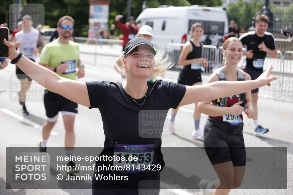 29.06.2025 - hella hamburg halbmarathon Jannik Wohlers http://msf.ph/oto/8143429 29.06.2025 10:45:25 Lombardsbrücke 1004, 1033, 1085, 1100, 1104, 1421, 1426, 1555, 1854, 1983, 2398, 2522, 2550, 2917, 2954, 2965, 4104, 4317, 4388, 4572, 5044, 5635, 6133, 6333, 6623, 7268, 7356, 7605, 9120, 9121, 10327, 10329, 10367, 10511, 10727, 10875, 11160, 11253, 11332, 12009, 13302, 14230, 14445, 14582, 16321, 17054, 17334, 17373, 17597, 17901, 17928, 18003, 18250, 19039 meine-sportfotos.de