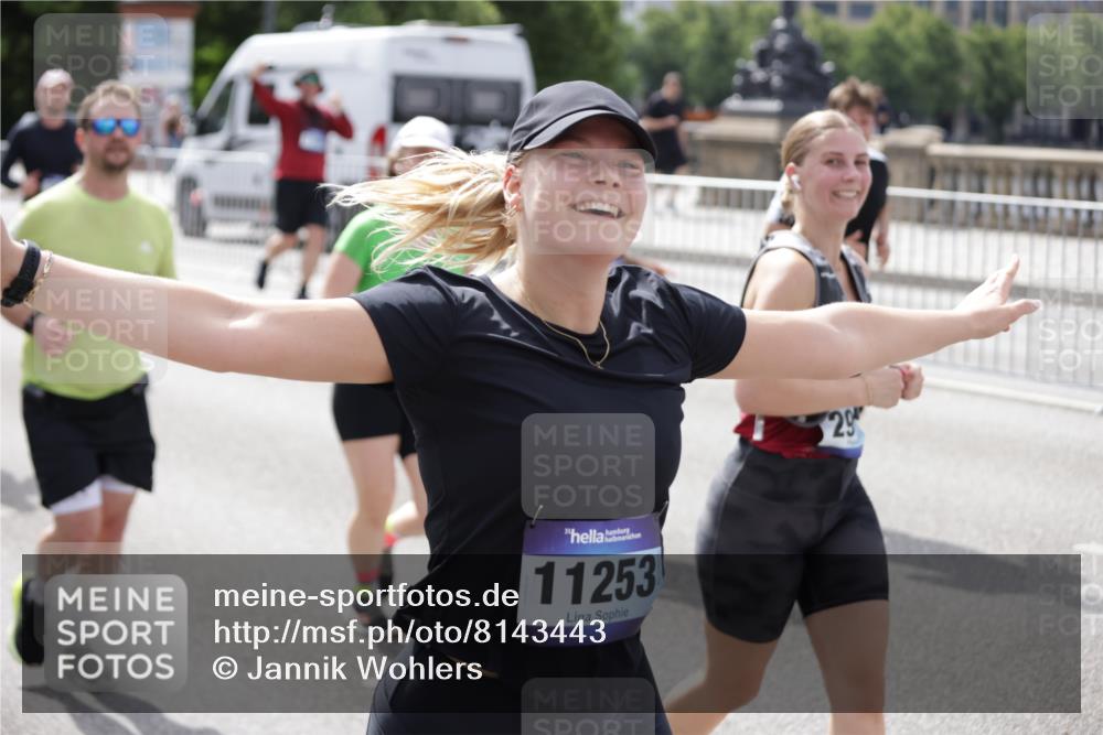 29.06.2025 - hella hamburg halbmarathon Jannik Wohlers http://msf.ph/oto/8143443 29.06.2025 10:45:25 Lombardsbrücke 1004, 1033, 1085, 1100, 1104, 1421, 1426, 1555, 1854, 1983, 2398, 2522, 2550, 2917, 2954, 2965, 4104, 4317, 4388, 4572, 5044, 5635, 6133, 6333, 6623, 7268, 7356, 7605, 9120, 9121, 10327, 10329, 10367, 10511, 10727, 10875, 11160, 11253, 11332, 12009, 13302, 14230, 14445, 14582, 16321, 17054, 17334, 17373, 17597, 17901, 17928, 18003, 18250, 19039 meine-sportfotos.de