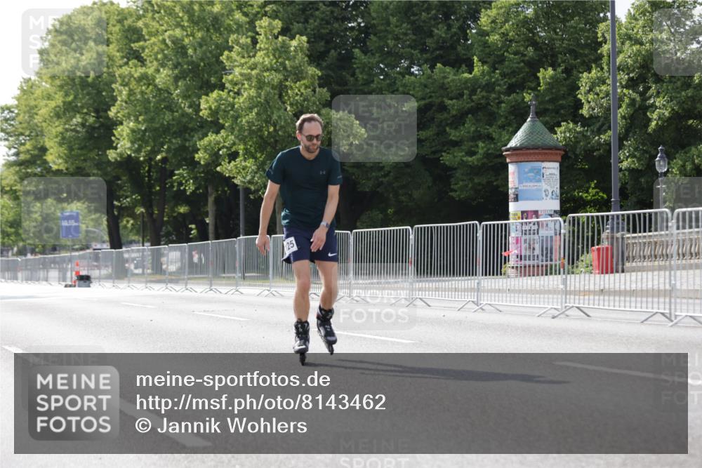 29.06.2025 - hella hamburg halbmarathon Jannik Wohlers http://msf.ph/oto/8143462 29.06.2025 09:06:49 Lombardsbrücke  meine-sportfotos.de