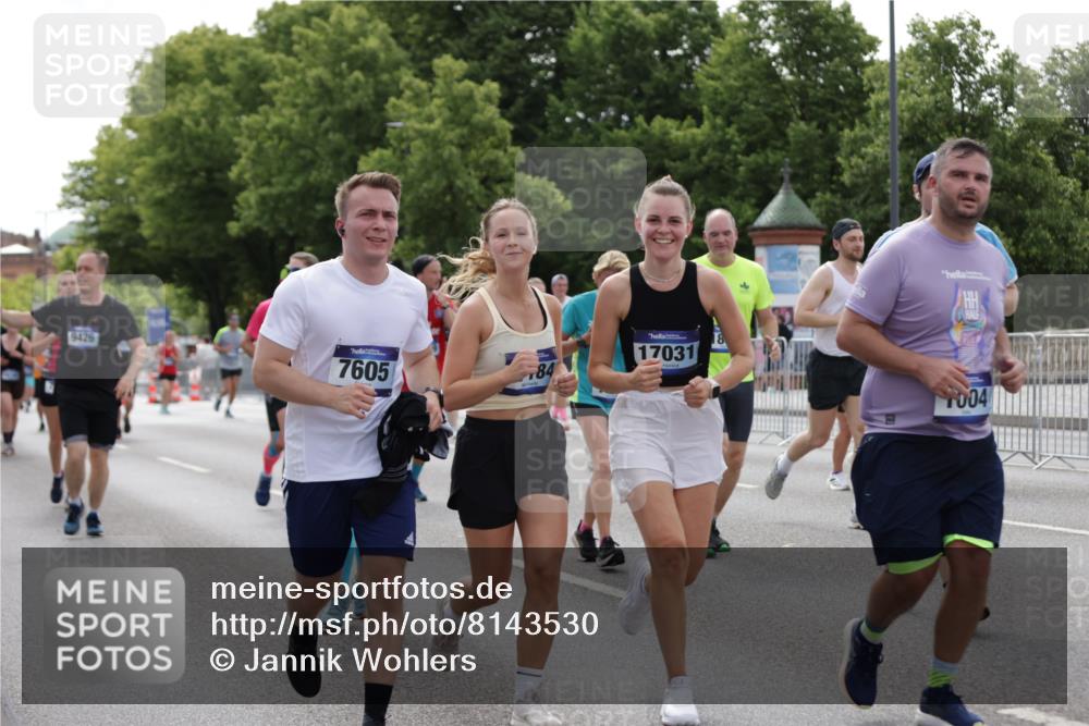 29.06.2025 - hella hamburg halbmarathon Jannik Wohlers http://msf.ph/oto/8143530 29.06.2025 10:45:38 Lombardsbrücke 1004, 1100, 1421, 1426, 1555, 1867, 1868, 2398, 2423, 2773, 2813, 2951, 2954, 3410, 4104, 4223, 4572, 5703, 5769, 5770, 5892, 6333, 6392, 7356, 7605, 7894, 9120, 9121, 9426, 9445, 10367, 10511, 10727, 10875, 11332, 11358, 11876, 14230, 14319, 14322, 14403, 14445, 14582, 15107, 16005, 16059, 16321, 16745, 16793, 17031, 17184, 17597, 17901, 18214, 18280, 18334 meine-sportfotos.de