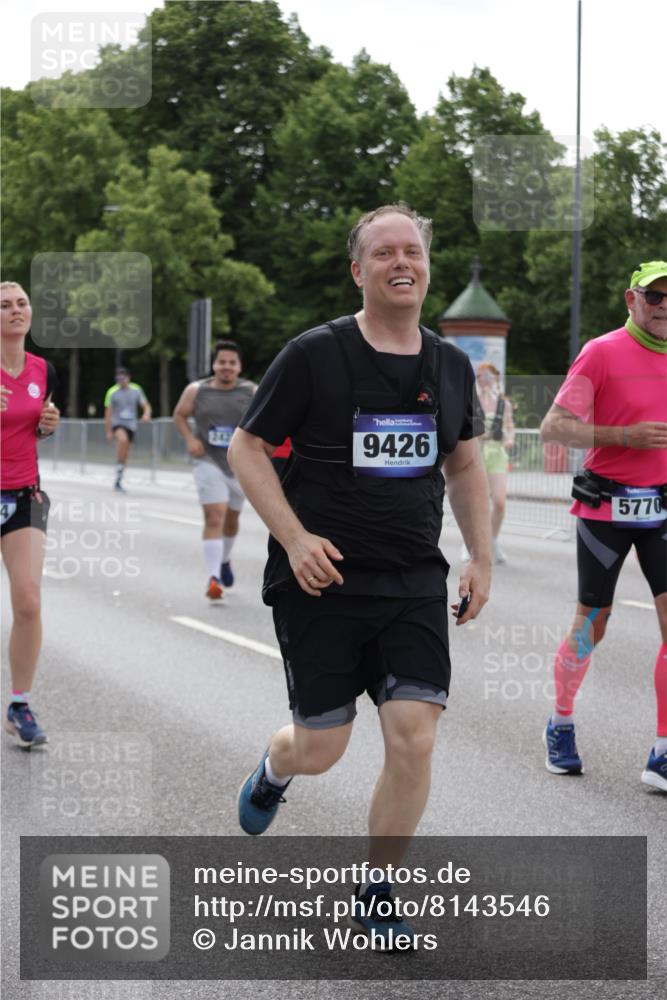 29.06.2025 - hella hamburg halbmarathon Jannik Wohlers http://msf.ph/oto/8143546 29.06.2025 10:45:42 Lombardsbrücke 1004, 1532, 1867, 1868, 2398, 2423, 2773, 2813, 2951, 3410, 4223, 5697, 5703, 5769, 5770, 5892, 6333, 6392, 7605, 7894, 7983, 9120, 9121, 9129, 9426, 9445, 10727, 11358, 11361, 11876, 11910, 12507, 13499, 14230, 14319, 14322, 14403, 14582, 15107, 16005, 16059, 16745, 16793, 17031, 17184, 18018, 18214, 18280, 18334 meine-sportfotos.de