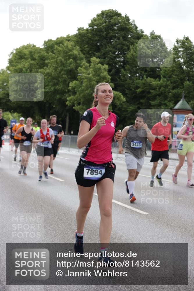 29.06.2025 - hella hamburg halbmarathon Jannik Wohlers http://msf.ph/oto/8143562 29.06.2025 10:45:43 Lombardsbrücke 1004, 1532, 1867, 1868, 2398, 2423, 2773, 2813, 2951, 3410, 4119, 4223, 5697, 5703, 5769, 5770, 5854, 5892, 6333, 6392, 7605, 7894, 7983, 8047, 9129, 9426, 9445, 11358, 11361, 11876, 11910, 12507, 13499, 14230, 14319, 14322, 14403, 14582, 15107, 16005, 16059, 16745, 16793, 17031, 17170, 17184, 18018, 18214, 18280, 18334 meine-sportfotos.de