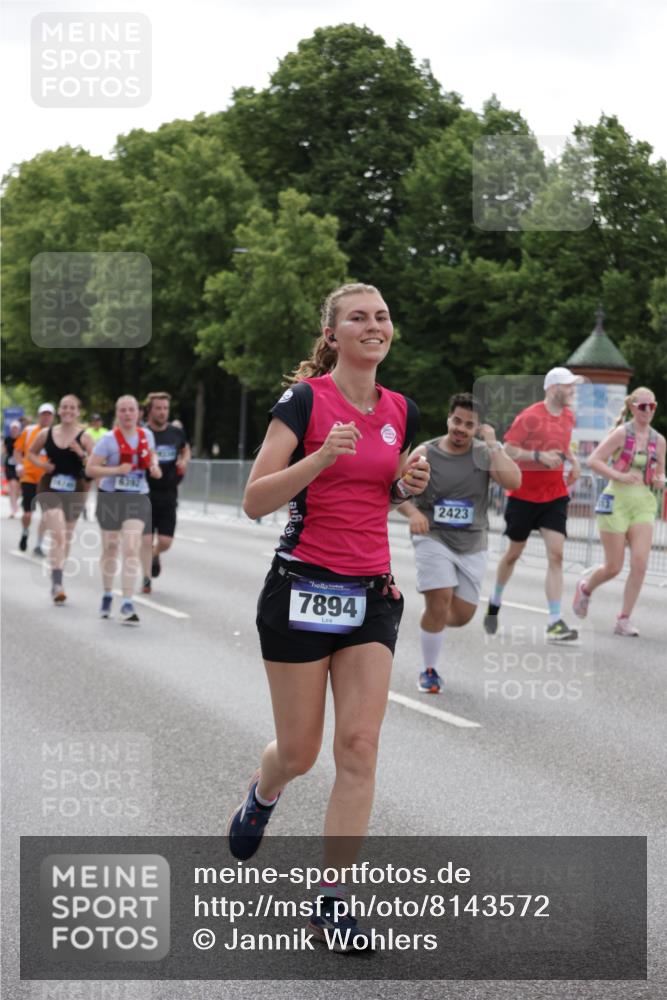 29.06.2025 - hella hamburg halbmarathon Jannik Wohlers http://msf.ph/oto/8143572 29.06.2025 10:45:43 Lombardsbrücke 1004, 1532, 1867, 1868, 2398, 2423, 2773, 2813, 2951, 3410, 4119, 4223, 5697, 5703, 5769, 5770, 5854, 5892, 6333, 6392, 7605, 7894, 7983, 8047, 9129, 9426, 9445, 11358, 11361, 11876, 11910, 12507, 13499, 14230, 14319, 14322, 14403, 14582, 15107, 16005, 16059, 16745, 16793, 17031, 17170, 17184, 18018, 18214, 18280, 18334 meine-sportfotos.de