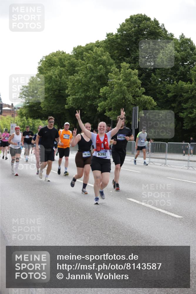 29.06.2025 - hella hamburg halbmarathon Jannik Wohlers http://msf.ph/oto/8143587 29.06.2025 10:45:44 Lombardsbrücke 1004, 1532, 1867, 1868, 2398, 2423, 2773, 2813, 2951, 3410, 4119, 4223, 5697, 5703, 5769, 5770, 5854, 5892, 6333, 6392, 7605, 7894, 7960, 7983, 8047, 9129, 9337, 9426, 9445, 11358, 11361, 11876, 11910, 12298, 12507, 13499, 14230, 14319, 14322, 14403, 14582, 15107, 16005, 16059, 16745, 16793, 17031, 17170, 17184, 18018, 18214, 18280, 18334 meine-sportfotos.de
