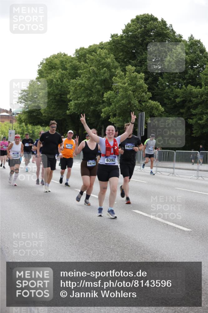 29.06.2025 - hella hamburg halbmarathon Jannik Wohlers http://msf.ph/oto/8143596 29.06.2025 10:45:44 Lombardsbrücke 1004, 1532, 1867, 1868, 2398, 2423, 2773, 2813, 2951, 3410, 4119, 4223, 5697, 5703, 5769, 5770, 5854, 5892, 6333, 6392, 7605, 7894, 7960, 7983, 8047, 9129, 9337, 9426, 9445, 11358, 11361, 11876, 11910, 12298, 12507, 13499, 14230, 14319, 14322, 14403, 14582, 15107, 16005, 16059, 16745, 16793, 17031, 17170, 17184, 18018, 18214, 18280, 18334 meine-sportfotos.de
