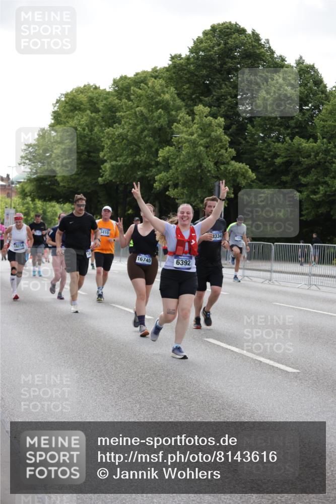 29.06.2025 - hella hamburg halbmarathon Jannik Wohlers http://msf.ph/oto/8143616 29.06.2025 10:45:44 Lombardsbrücke 1004, 1532, 1867, 1868, 2398, 2423, 2773, 2813, 2951, 3410, 4119, 4223, 5697, 5703, 5769, 5770, 5854, 5892, 6333, 6392, 7605, 7894, 7960, 7983, 8047, 9129, 9337, 9426, 9445, 11358, 11361, 11876, 11910, 12298, 12507, 13499, 14230, 14319, 14322, 14403, 14582, 15107, 16005, 16059, 16745, 16793, 17031, 17170, 17184, 18018, 18214, 18280, 18334 meine-sportfotos.de