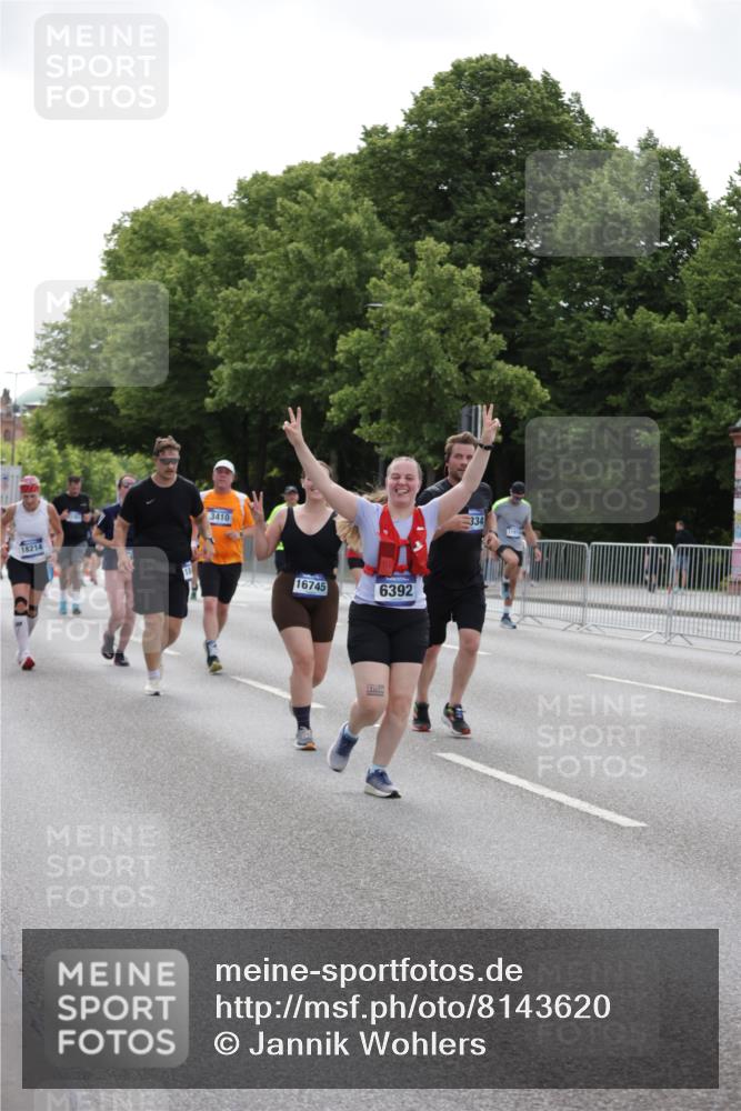 29.06.2025 - hella hamburg halbmarathon Jannik Wohlers http://msf.ph/oto/8143620 29.06.2025 10:45:44 Lombardsbrücke 1004, 1532, 1867, 1868, 2398, 2423, 2773, 2813, 2951, 3410, 4119, 4223, 5697, 5703, 5769, 5770, 5854, 5892, 6333, 6392, 7605, 7894, 7960, 7983, 8047, 9129, 9337, 9426, 9445, 11358, 11361, 11876, 11910, 12298, 12507, 13499, 14230, 14319, 14322, 14403, 14582, 15107, 16005, 16059, 16745, 16793, 17031, 17170, 17184, 18018, 18214, 18280, 18334 meine-sportfotos.de