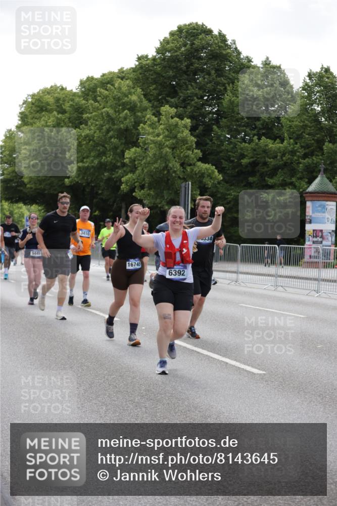 29.06.2025 - hella hamburg halbmarathon Jannik Wohlers http://msf.ph/oto/8143645 29.06.2025 10:45:45 Lombardsbrücke 1004, 1429, 1465, 1532, 1867, 1868, 2398, 2423, 2773, 2813, 2951, 3410, 4119, 4223, 5697, 5703, 5769, 5770, 5854, 5892, 6068, 6392, 7605, 7894, 7960, 7983, 8047, 9129, 9337, 9426, 9445, 11358, 11361, 11876, 11910, 12298, 12507, 13499, 14230, 14319, 14322, 14403, 14582, 15107, 16005, 16059, 16745, 16793, 17031, 17170, 17184, 18018, 18214, 18280, 18334 meine-sportfotos.de