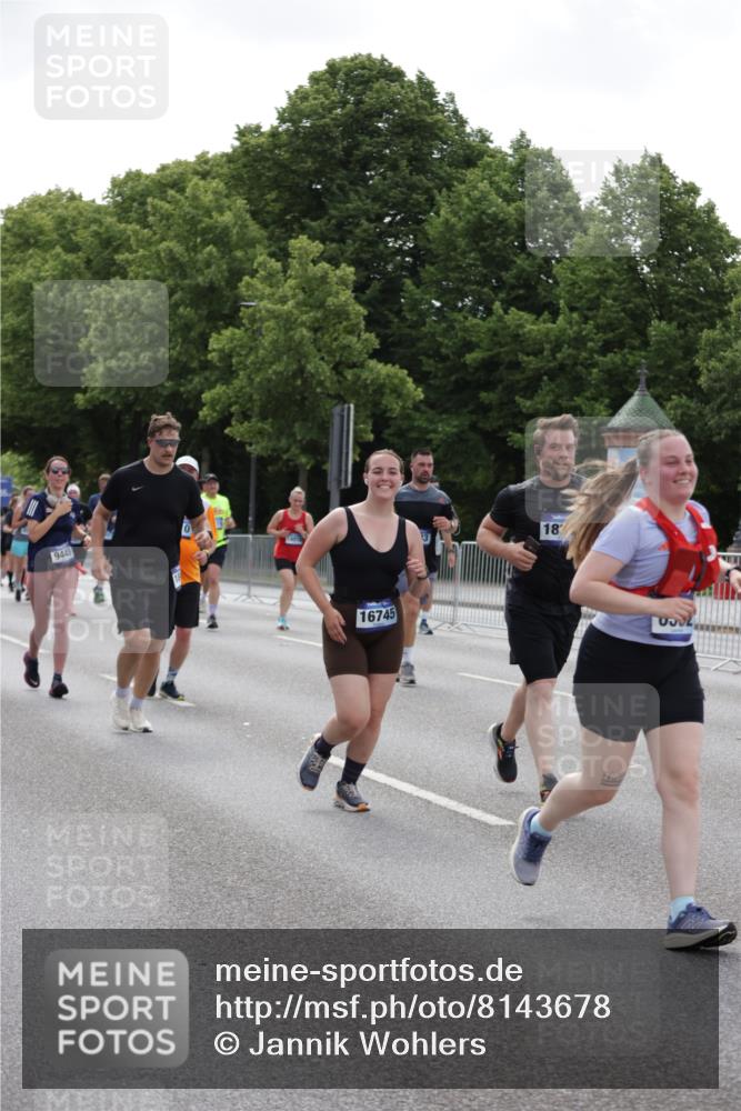 29.06.2025 - hella hamburg halbmarathon Jannik Wohlers http://msf.ph/oto/8143678 29.06.2025 10:45:45 Lombardsbrücke 1004, 1429, 1465, 1532, 1867, 1868, 2398, 2423, 2773, 2813, 2951, 3410, 4119, 4223, 5697, 5703, 5769, 5770, 5854, 5892, 6068, 6392, 7605, 7894, 7960, 7983, 8047, 9129, 9337, 9426, 9445, 11358, 11361, 11876, 11910, 12298, 12507, 13499, 14230, 14319, 14322, 14403, 14582, 15107, 16005, 16059, 16745, 16793, 17031, 17170, 17184, 18018, 18214, 18280, 18334 meine-sportfotos.de