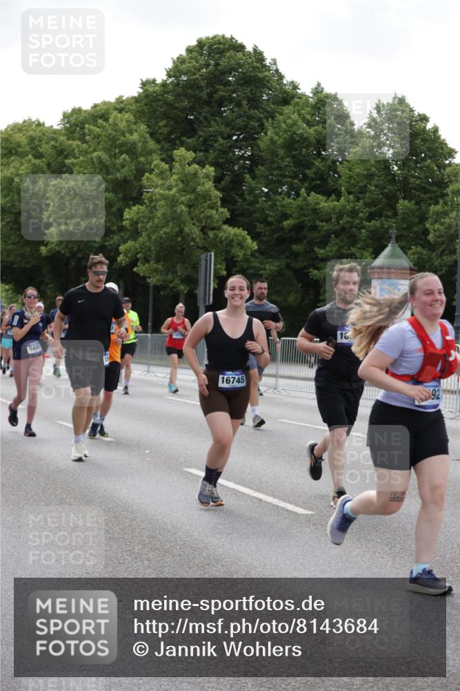 29.06.2025 - hella hamburg halbmarathon Jannik Wohlers http://msf.ph/oto/8143684 29.06.2025 10:45:46 Lombardsbrücke 1429, 1465, 1532, 1867, 1868, 2398, 2423, 2773, 2813, 2951, 3410, 4119, 4223, 5697, 5703, 5769, 5770, 5854, 5892, 6068, 6392, 7368, 7374, 7894, 7960, 7983, 8047, 9129, 9337, 9426, 9445, 11358, 11361, 11876, 11910, 12298, 12333, 12507, 12522, 13499, 14230, 14319, 14322, 14403, 14582, 15107, 16005, 16059, 16745, 16793, 17031, 17170, 17184, 18018, 18214, 18280, 18334 meine-sportfotos.de