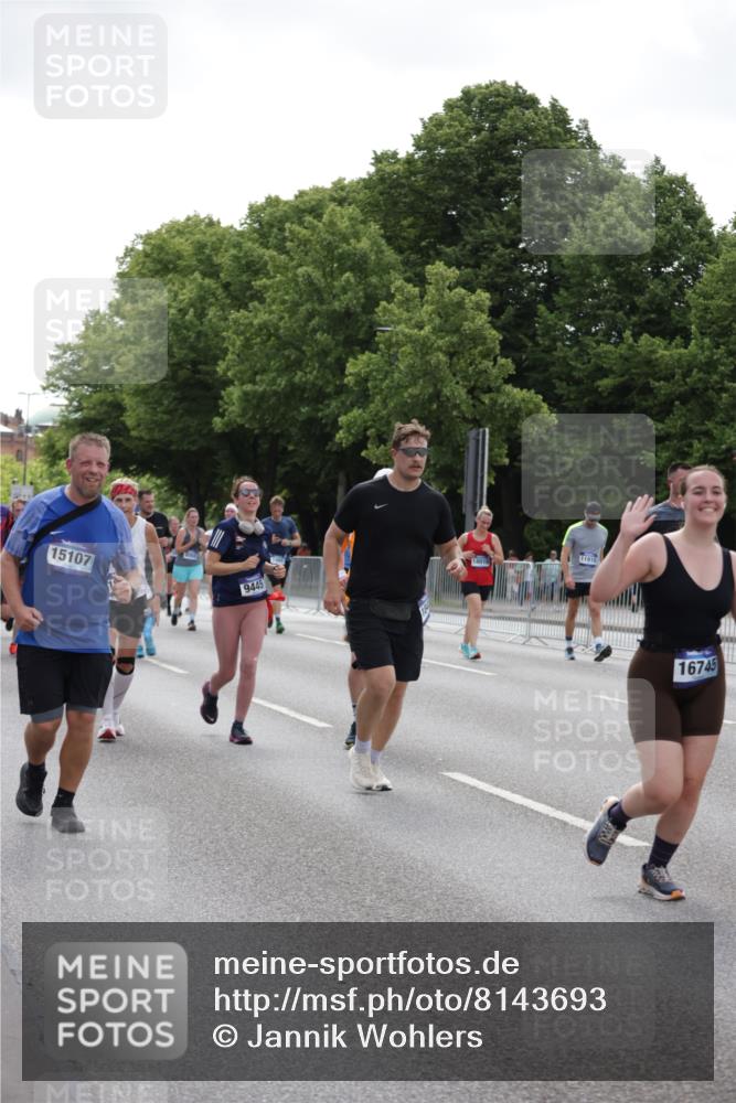 29.06.2025 - hella hamburg halbmarathon Jannik Wohlers http://msf.ph/oto/8143693 29.06.2025 10:45:46 Lombardsbrücke 1429, 1465, 1532, 1867, 1868, 2398, 2423, 2773, 2813, 2951, 3410, 4119, 4223, 5697, 5703, 5769, 5770, 5854, 5892, 6068, 6392, 7368, 7374, 7894, 7960, 7983, 8047, 9129, 9337, 9426, 9445, 11358, 11361, 11876, 11910, 12298, 12333, 12507, 12522, 13499, 14230, 14319, 14322, 14403, 14582, 15107, 16005, 16059, 16745, 16793, 17031, 17170, 17184, 18018, 18214, 18280, 18334 meine-sportfotos.de