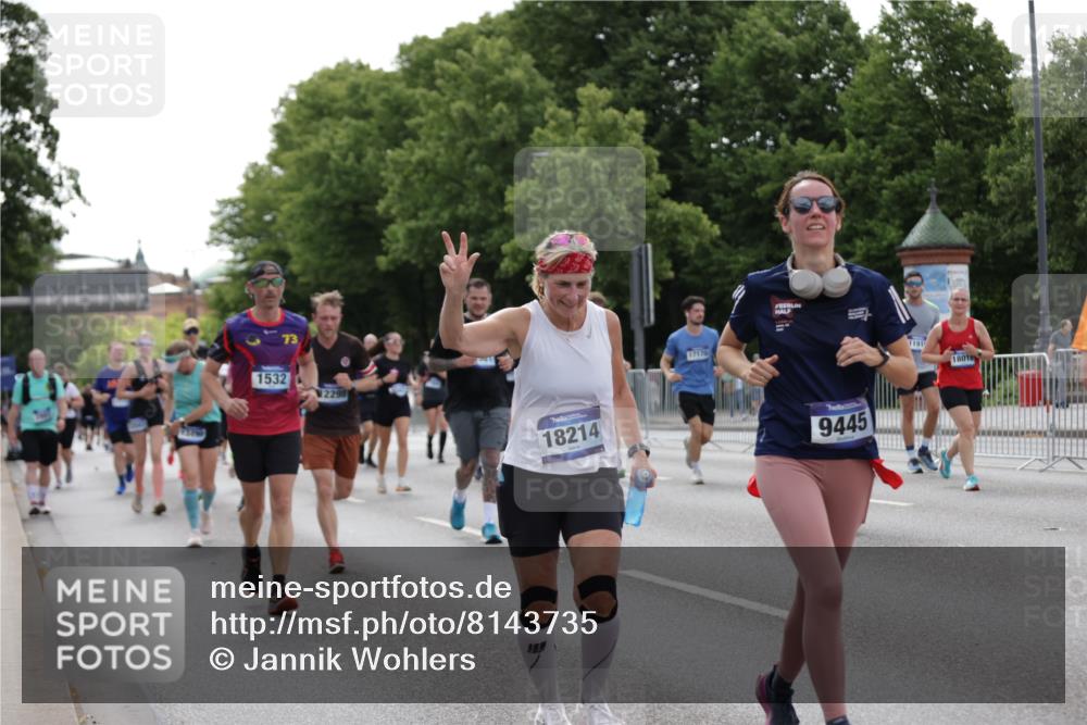 29.06.2025 - hella hamburg halbmarathon Jannik Wohlers http://msf.ph/oto/8143735 29.06.2025 10:45:49 Lombardsbrücke 1429, 1465, 1532, 2423, 2500, 2773, 2813, 2951, 3410, 4119, 4223, 5697, 5703, 5769, 5770, 5854, 5892, 6068, 6392, 7364, 7368, 7374, 7894, 7960, 7983, 8047, 8700, 9129, 9337, 9426, 9445, 10153, 11358, 11361, 11876, 11910, 12298, 12333, 12507, 12522, 13122, 13499, 14319, 14322, 14403, 15107, 16005, 16745, 16793, 16912, 17170, 17704, 18018, 18214, 18334 meine-sportfotos.de