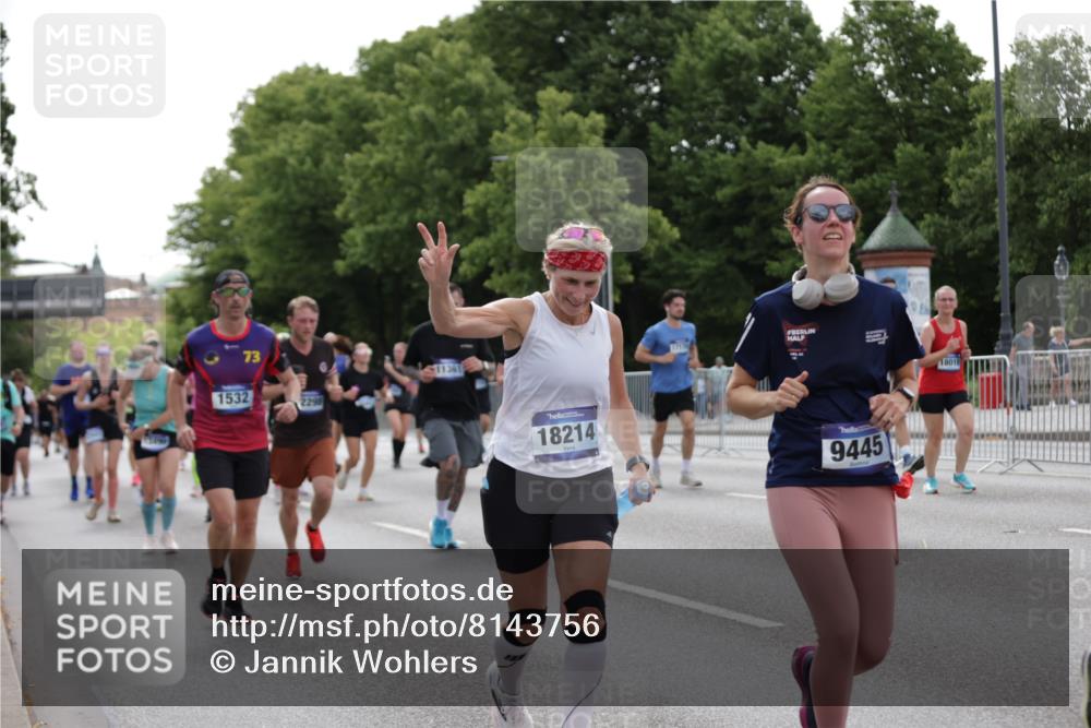 29.06.2025 - hella hamburg halbmarathon Jannik Wohlers http://msf.ph/oto/8143756 29.06.2025 10:45:50 Lombardsbrücke 1429, 1465, 1532, 2423, 2500, 2773, 2813, 2951, 3410, 4119, 4223, 5697, 5703, 5769, 5770, 5854, 5892, 6068, 6392, 7364, 7368, 7374, 7894, 7960, 7983, 8047, 8700, 9129, 9337, 9445, 10153, 11358, 11361, 11876, 11910, 12298, 12333, 12507, 12522, 13122, 13499, 15107, 16005, 16745, 16793, 16912, 17170, 17704, 17936, 18018, 18214, 18334 meine-sportfotos.de
