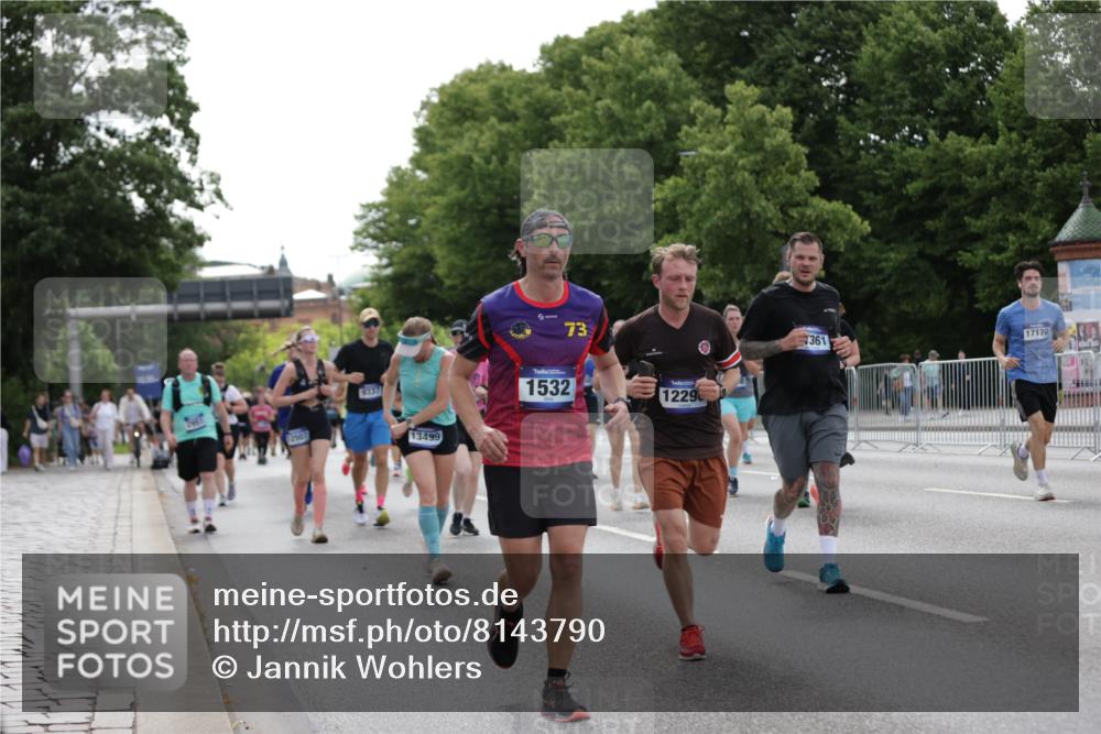 29.06.2025 - hella hamburg halbmarathon Jannik Wohlers http://msf.ph/oto/8143790 29.06.2025 10:45:51 Lombardsbrücke 1429, 1465, 1532, 2423, 2500, 2773, 2813, 2951, 3410, 4119, 5697, 5703, 5854, 6068, 6392, 7364, 7368, 7374, 7894, 7960, 7983, 8047, 8700, 9129, 9337, 9445, 10153, 11358, 11361, 11876, 11910, 12298, 12333, 12507, 12522, 13122, 13213, 13499, 15107, 16717, 16745, 16793, 16912, 17170, 17704, 17936, 18018, 18214, 18334 meine-sportfotos.de
