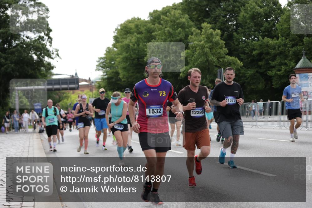 29.06.2025 - hella hamburg halbmarathon Jannik Wohlers http://msf.ph/oto/8143807 29.06.2025 10:45:51 Lombardsbrücke 1429, 1465, 1532, 2423, 2500, 2773, 2813, 2951, 3410, 4119, 5697, 5703, 5854, 6068, 6392, 7364, 7368, 7374, 7894, 7960, 7983, 8047, 8700, 9129, 9337, 9445, 10153, 11358, 11361, 11876, 11910, 12298, 12333, 12507, 12522, 13122, 13213, 13499, 15107, 16717, 16745, 16793, 16912, 17170, 17704, 17936, 18018, 18214, 18334 meine-sportfotos.de