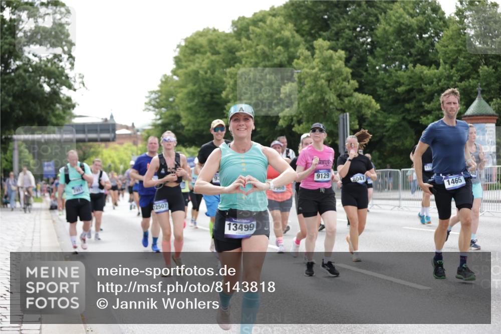 29.06.2025 - hella hamburg halbmarathon Jannik Wohlers http://msf.ph/oto/8143818 29.06.2025 10:45:53 Lombardsbrücke 1429, 1465, 1532, 2423, 2500, 2773, 2813, 2951, 3410, 4119, 4448, 5697, 5854, 6068, 6392, 7364, 7368, 7374, 7960, 7983, 8047, 8700, 9129, 9337, 9445, 10153, 11361, 11876, 11910, 12298, 12333, 12507, 12522, 13122, 13213, 13499, 14250, 15683, 16717, 16745, 16912, 17006, 17170, 17704, 17936, 18018, 18214, 18334 meine-sportfotos.de