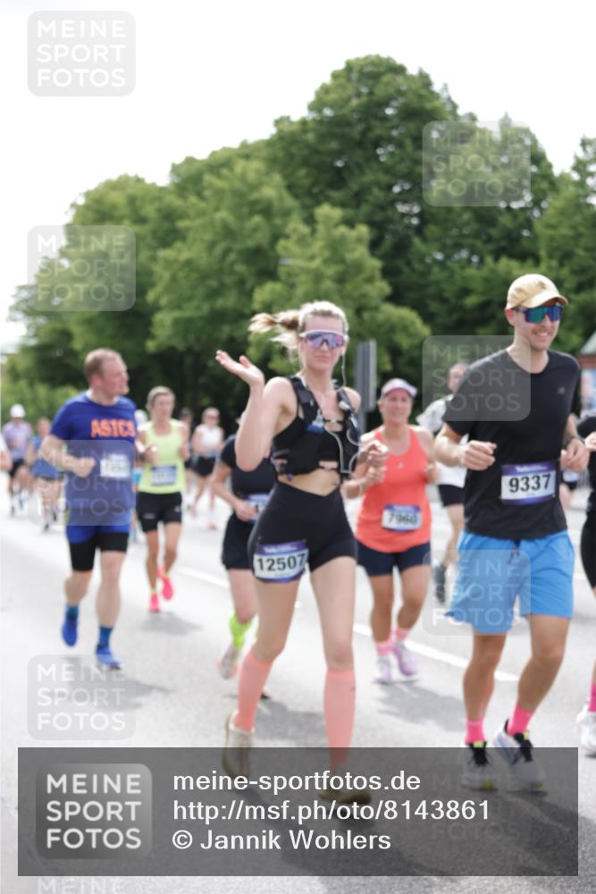 29.06.2025 - hella hamburg halbmarathon Jannik Wohlers http://msf.ph/oto/8143861 29.06.2025 10:45:56 Lombardsbrücke 1429, 1465, 1532, 1608, 1837, 2500, 2813, 2951, 3410, 4119, 4448, 5697, 5854, 6068, 7303, 7364, 7368, 7374, 7960, 7983, 8047, 8700, 9129, 9337, 9445, 10153, 11361, 11910, 12298, 12333, 12507, 12522, 13076, 13122, 13213, 13449, 13499, 14250, 14473, 15305, 15683, 16717, 16912, 17006, 17170, 17704, 17936, 18018, 18214, 18334 meine-sportfotos.de