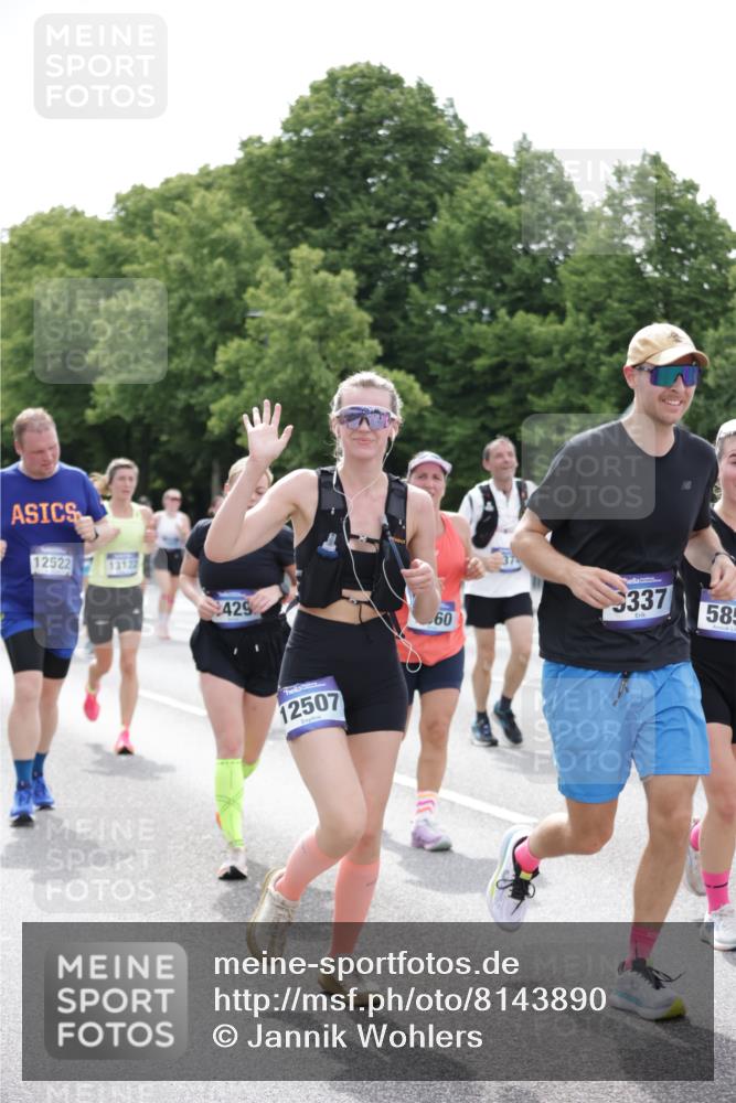 29.06.2025 - hella hamburg halbmarathon Jannik Wohlers http://msf.ph/oto/8143890 29.06.2025 10:45:56 Lombardsbrücke 1429, 1465, 1532, 1608, 1837, 2500, 2813, 2951, 3410, 4119, 4448, 5697, 5854, 6068, 7303, 7364, 7368, 7374, 7960, 7983, 8047, 8700, 9129, 9337, 9445, 10153, 11361, 11910, 12298, 12333, 12507, 12522, 13076, 13122, 13213, 13449, 13499, 14250, 14473, 15305, 15683, 16717, 16912, 17006, 17170, 17704, 17936, 18018, 18214, 18334 meine-sportfotos.de