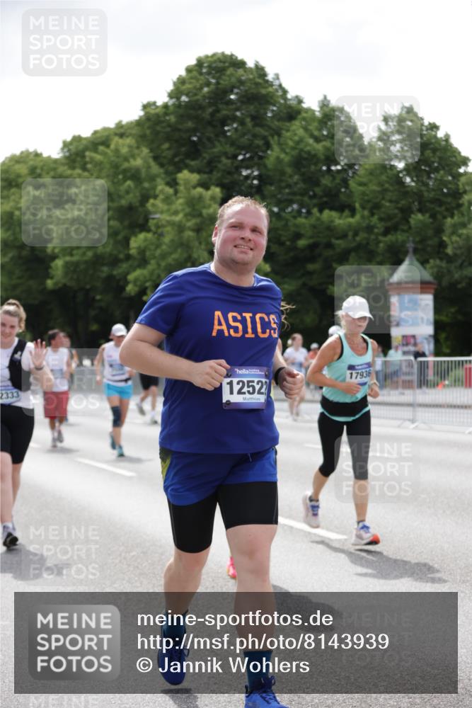 29.06.2025 - hella hamburg halbmarathon Jannik Wohlers http://msf.ph/oto/8143939 29.06.2025 10:45:58 Lombardsbrücke 1429, 1465, 1532, 1608, 1837, 2500, 2697, 3410, 4119, 4448, 5697, 5854, 6068, 7303, 7364, 7368, 7374, 7960, 7983, 8047, 8700, 9129, 9337, 9445, 10153, 11361, 11910, 12298, 12333, 12507, 12522, 13076, 13122, 13213, 13449, 13499, 14250, 14473, 15305, 15683, 16717, 16912, 17006, 17170, 17633, 17704, 17936, 18018, 18214 meine-sportfotos.de
