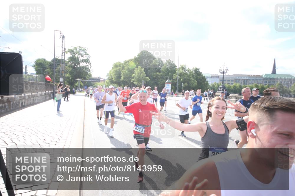 29.06.2025 - hella hamburg halbmarathon Jannik Wohlers http://msf.ph/oto/8143959 29.06.2025 09:52:37 Lombardsbrücke 1012, 1070, 1163, 1391, 1735, 1782, 2048, 2213, 2233, 2590, 2788, 2970, 3021, 3098, 3304, 3907, 3917, 3928, 4277, 4691, 4933, 4981, 4997, 5132, 5476, 5682, 6081, 6152, 6712, 6716, 7005, 7093, 7147, 7325, 7599, 8145, 8467, 8664, 8694, 8704, 8722, 8819, 9081, 9213, 9232, 9374, 9538, 9540, 10208, 10211, 10216, 10251, 10313, 10750, 11094, 11153, 11291, 11346, 11469, 11778, 12154, 12534, 12685, 12783, 12966, 13051, 13709, 13782, 14351, 14661, 14690, 14849, 15126, 15133 meine-sportfotos.de