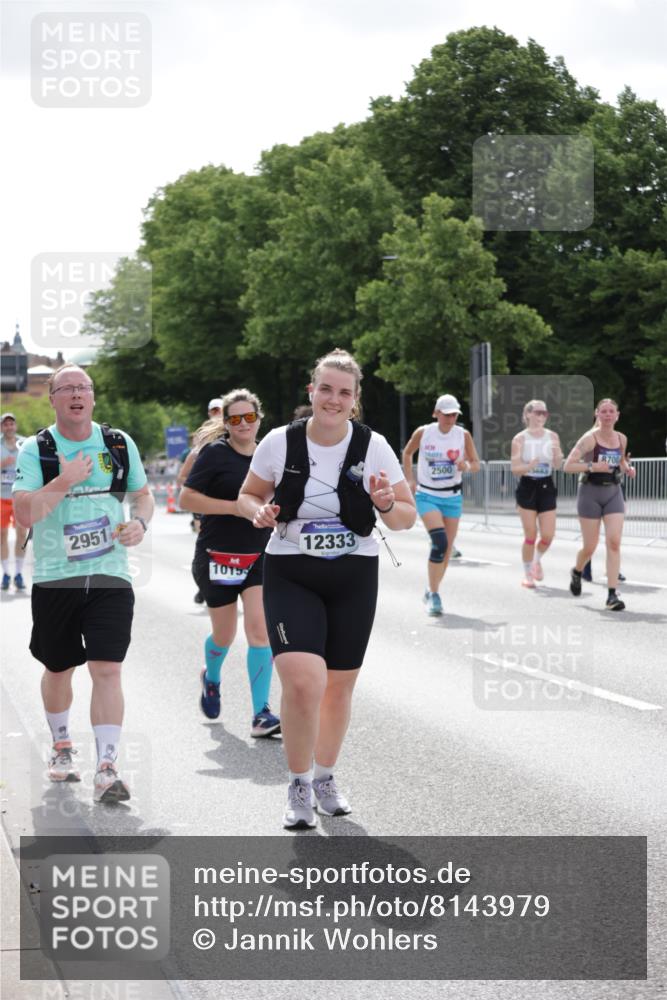 29.06.2025 - hella hamburg halbmarathon Jannik Wohlers http://msf.ph/oto/8143979 29.06.2025 10:45:59 Lombardsbrücke 1429, 1465, 1532, 1608, 1837, 2500, 2697, 4119, 4448, 5697, 5854, 6068, 6124, 6161, 7303, 7364, 7368, 7374, 7960, 7983, 8047, 8551, 8700, 9129, 9337, 9445, 10153, 11361, 11910, 12298, 12333, 12507, 12522, 13076, 13122, 13213, 13449, 13499, 14250, 14473, 15305, 15683, 16218, 16717, 16912, 17006, 17170, 17633, 17704, 17936, 18018, 18458 meine-sportfotos.de