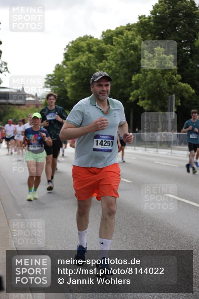 29.06.2025 - hella hamburg halbmarathon Jannik Wohlers http://msf.ph/oto/8144022 29.06.2025 10:46:06 Lombardsbrücke 1429, 1465, 1608, 1837, 2500, 2697, 3469, 4355, 4448, 4604, 6068, 6124, 6161, 7303, 7364, 7368, 7374, 7767, 8477, 8551, 8700, 9691, 10153, 10230, 12333, 12522, 13076, 13122, 13213, 13449, 13969, 14250, 14261, 14473, 15305, 15683, 15852, 16218, 16717, 16882, 16912, 17006, 17419, 17633, 17704, 17936, 18458 meine-sportfotos.de