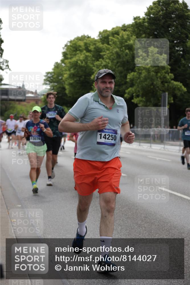 29.06.2025 - hella hamburg halbmarathon Jannik Wohlers http://msf.ph/oto/8144027 29.06.2025 10:46:06 Lombardsbrücke 1429, 1465, 1608, 1837, 2500, 2697, 3469, 4355, 4448, 4604, 6068, 6124, 6161, 7303, 7364, 7368, 7374, 7767, 8477, 8551, 8700, 9691, 10153, 10230, 12333, 12522, 13076, 13122, 13213, 13449, 13969, 14250, 14261, 14473, 15305, 15683, 15852, 16218, 16717, 16882, 16912, 17006, 17419, 17633, 17704, 17936, 18458 meine-sportfotos.de