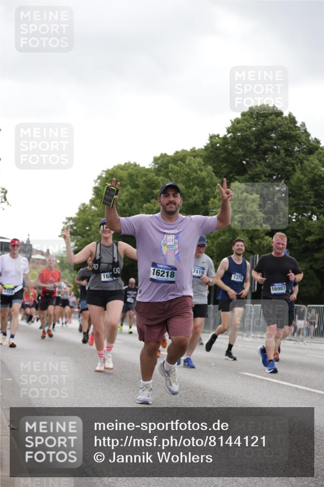 29.06.2025 - hella hamburg halbmarathon Jannik Wohlers http://msf.ph/oto/8144121 29.06.2025 10:46:15 Lombardsbrücke 1371, 1375, 1608, 1837, 1999, 2162, 2697, 3277, 3406, 3407, 3469, 3734, 4202, 4296, 4342, 4355, 4604, 5700, 6124, 6161, 6740, 7303, 7412, 7767, 7827, 8477, 8551, 9243, 9691, 10230, 10591, 13076, 13449, 13969, 14011, 14261, 14473, 15305, 15852, 16218, 16882, 16987, 17419, 17459, 17633, 18458, 18881, 18924 meine-sportfotos.de