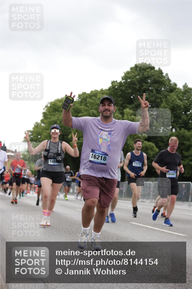 29.06.2025 - hella hamburg halbmarathon Jannik Wohlers http://msf.ph/oto/8144154 29.06.2025 10:46:15 Lombardsbrücke 1371, 1375, 1608, 1837, 1999, 2162, 2697, 3277, 3406, 3407, 3469, 3734, 4202, 4296, 4342, 4355, 4604, 5700, 6124, 6161, 6740, 7303, 7412, 7767, 7827, 8477, 8551, 9243, 9691, 10230, 10591, 13076, 13449, 13969, 14011, 14261, 14473, 15305, 15852, 16218, 16882, 16987, 17419, 17459, 17633, 18458, 18881, 18924 meine-sportfotos.de
