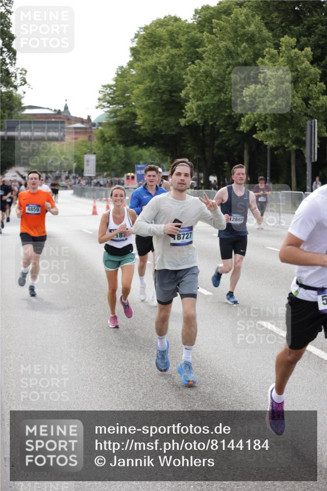 29.06.2025 - hella hamburg halbmarathon Jannik Wohlers http://msf.ph/oto/8144184 29.06.2025 10:08:55 Lombardsbrücke 1147, 1188, 1838, 2978, 4859, 5806, 5885, 6674, 7187, 9718, 10194, 10819, 11067, 11496, 12156, 12862, 13210, 13660, 14736, 15697, 17347, 18726, 18727, 19166 meine-sportfotos.de