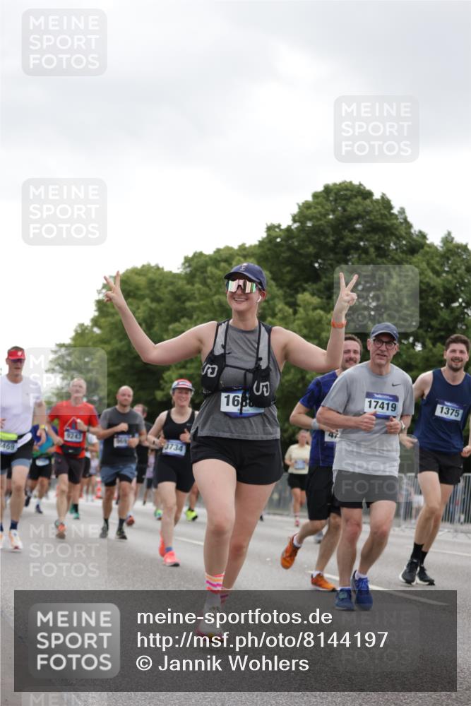 29.06.2025 - hella hamburg halbmarathon Jannik Wohlers http://msf.ph/oto/8144197 29.06.2025 10:46:17 Lombardsbrücke 1371, 1375, 1999, 2162, 2320, 2697, 3277, 3406, 3407, 3469, 3734, 4202, 4296, 4342, 4355, 4604, 5700, 6124, 6161, 6740, 7412, 7767, 7827, 8477, 8551, 8553, 9092, 9243, 9691, 10230, 10591, 12140, 13195, 13757, 13969, 14011, 14181, 14261, 15305, 15852, 16218, 16882, 16987, 17419, 17459, 17633, 18458, 18881, 18924 meine-sportfotos.de