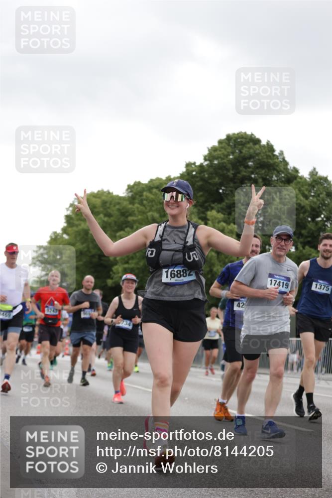 29.06.2025 - hella hamburg halbmarathon Jannik Wohlers http://msf.ph/oto/8144205 29.06.2025 10:46:17 Lombardsbrücke 1371, 1375, 1999, 2162, 2320, 2697, 3277, 3406, 3407, 3469, 3734, 4202, 4296, 4342, 4355, 4604, 5700, 6124, 6161, 6740, 7412, 7767, 7827, 8477, 8551, 8553, 9092, 9243, 9691, 10230, 10591, 12140, 13195, 13757, 13969, 14011, 14181, 14261, 15305, 15852, 16218, 16882, 16987, 17419, 17459, 17633, 18458, 18881, 18924 meine-sportfotos.de