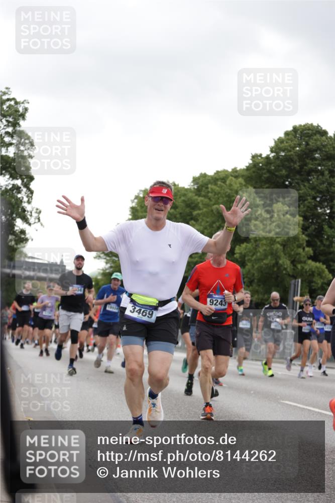 29.06.2025 - hella hamburg halbmarathon Jannik Wohlers http://msf.ph/oto/8144262 29.06.2025 10:46:19 Lombardsbrücke 1363, 1371, 1375, 1720, 1999, 2162, 2320, 3277, 3406, 3407, 3469, 3734, 3823, 4202, 4296, 4342, 4355, 4604, 5700, 6124, 6161, 6740, 7412, 7767, 7827, 8477, 8551, 8553, 9092, 9243, 9691, 9743, 10230, 10515, 10591, 12140, 13195, 13756, 13757, 13885, 13969, 14011, 14181, 14261, 14891, 15852, 16218, 16882, 16987, 17419, 17459, 18315, 18458, 18881, 18924 meine-sportfotos.de