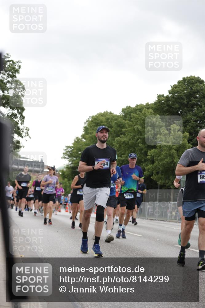 29.06.2025 - hella hamburg halbmarathon Jannik Wohlers http://msf.ph/oto/8144299 29.06.2025 10:46:21 Lombardsbrücke 1363, 1371, 1375, 1720, 1999, 2162, 2320, 3277, 3406, 3407, 3469, 3734, 3823, 4202, 4296, 4342, 4355, 4604, 5700, 6740, 7412, 7767, 7827, 8477, 8553, 9092, 9243, 9691, 9743, 10230, 10514, 10515, 10591, 12140, 13195, 13756, 13757, 13885, 13969, 14011, 14181, 14261, 14891, 15852, 16882, 16987, 17419, 17459, 18315, 18881, 18924, 18950 meine-sportfotos.de